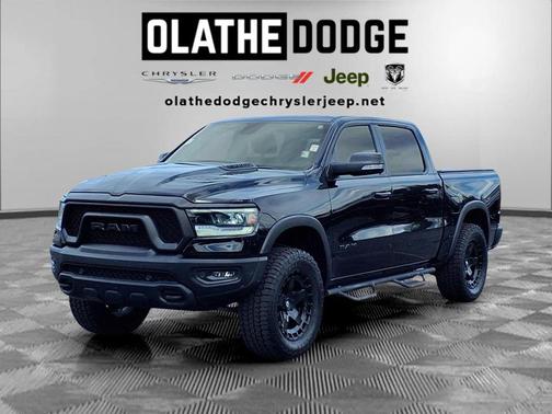 Diamond Black Crystal Pearlcoat 2020 RAM 1500 Rebel
