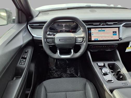 Silver Zynith Clearcoat 2026 Jeep Cherokee Laredo 4x4