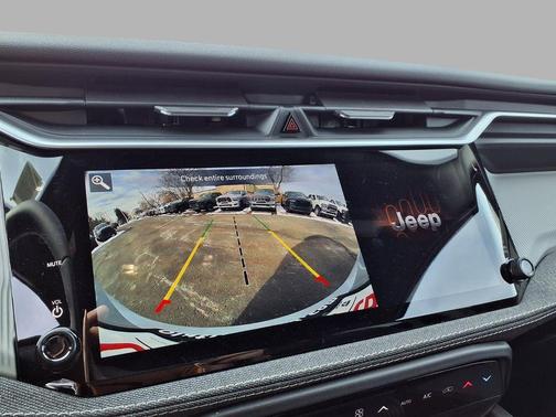 Silver Zynith Clearcoat 2026 Jeep Cherokee Laredo 4x4