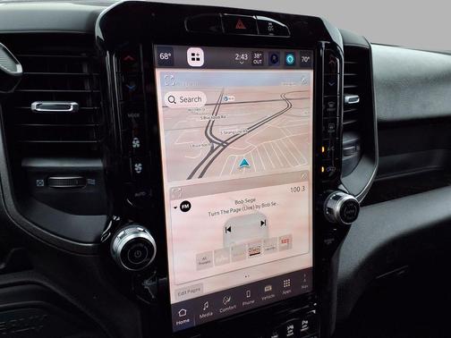 Bright White Clearcoat 2026 RAM 3500 Tradesman Crew Cab 4x4 8' Box