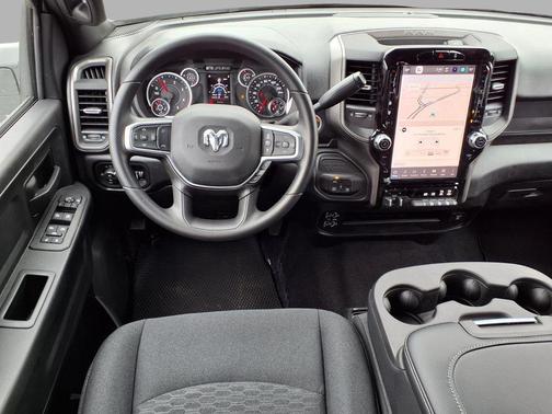 Bright White Clearcoat 2026 RAM 3500 Tradesman Crew Cab 4x4 8' Box