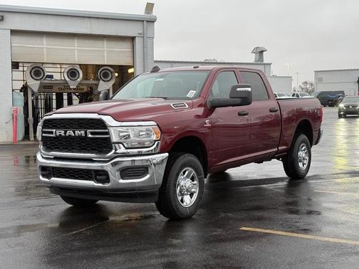2024 RAM 2500 Tradesman Crew Cab 4x4 6'4' Box