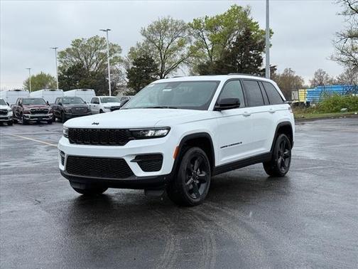 2025 Jeep Grand Cherokee Laredo