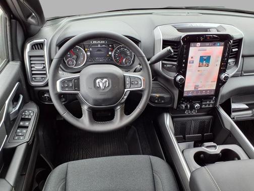 Ceramic Gray Clearcoat 2026 RAM 2500 Big Horn Crew Cab 4x4 6'4' Box