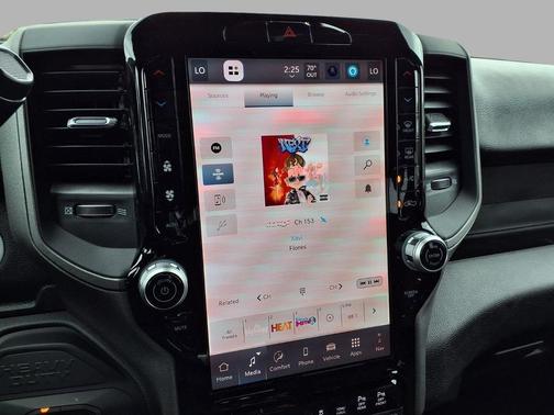 Bright White Clearcoat 2026 RAM 2500 Tradesman Crew Cab 4x4 6'4' Box