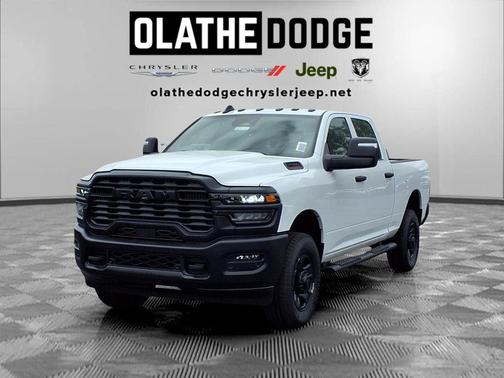 Bright White Clearcoat 2026 RAM 2500 Tradesman Crew Cab 4x4 6'4' Box