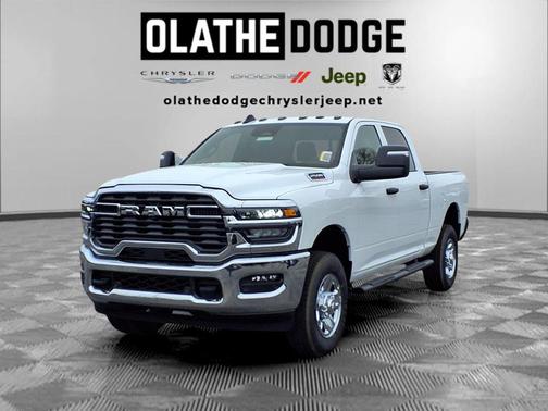 Bright White Clearcoat 2026 RAM 2500 Tradesman Crew Cab 4x4 6'4' Box