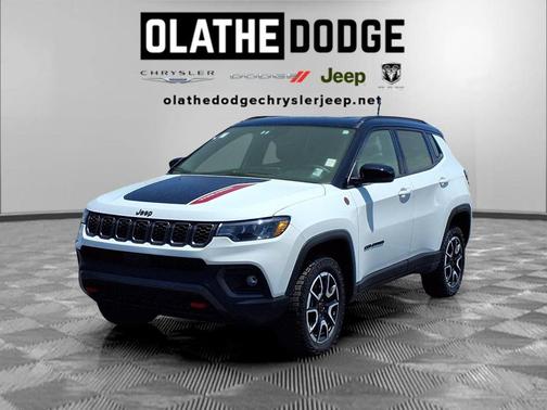 Bright White Clearcoat 2025 Jeep Compass Trailhawk