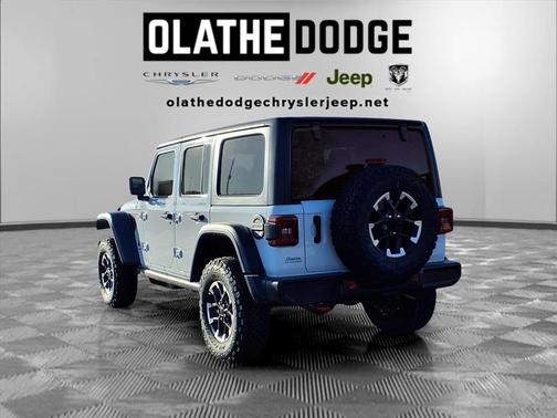 Bright White Clearcoat 2026 Jeep Wrangler Rubicon