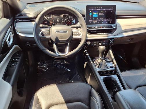Bright White Clearcoat 2025 Jeep Compass Limited