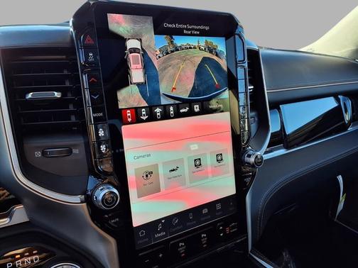 Ivory White Tri-Coat Pearlcoat 2026 RAM 1500 ST