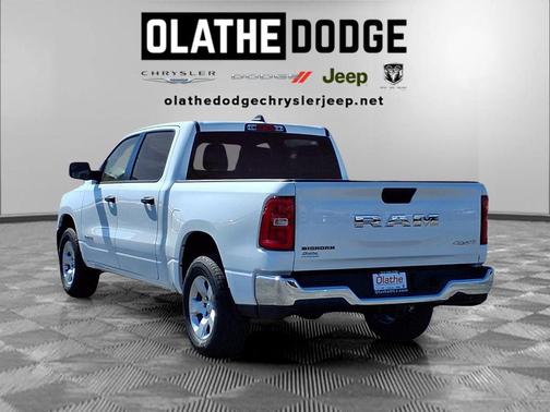 Bright White Clearcoat 2026 RAM 1500 Big Horn/Lone Star