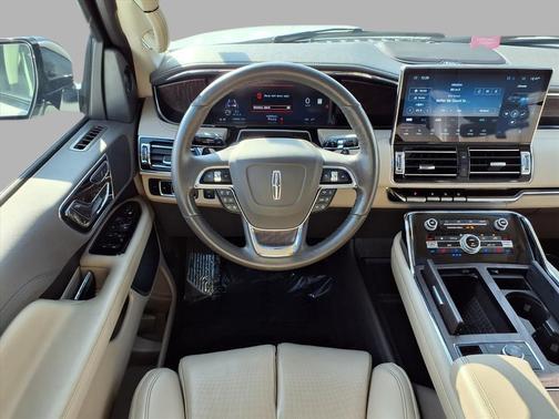 2024 Lincoln Navigator Premiere