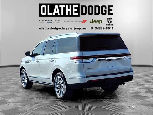 2024 Lincoln Navigator Premiere