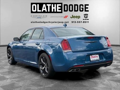 2023 Chrysler 300 Touring