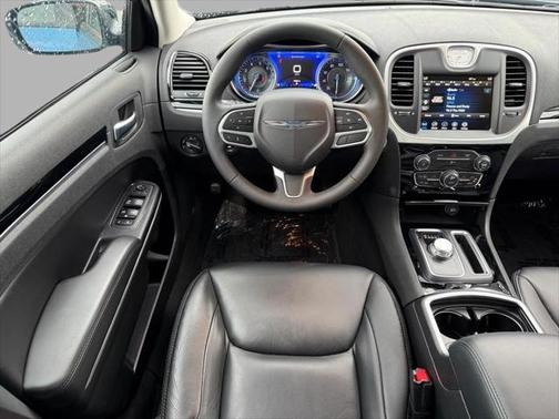 2023 Chrysler 300 Touring