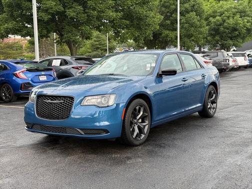 2023 Chrysler 300 Touring
