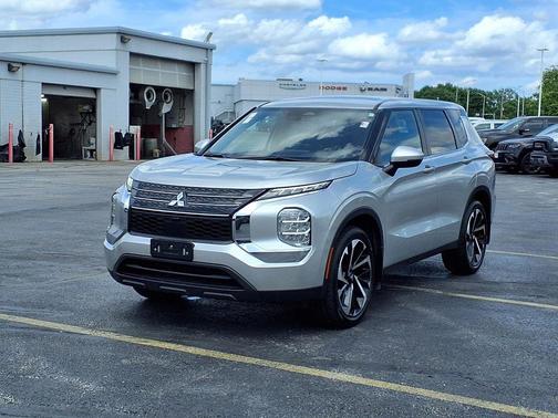 Silver Alloy 2022 Mitsubishi Outlander ES