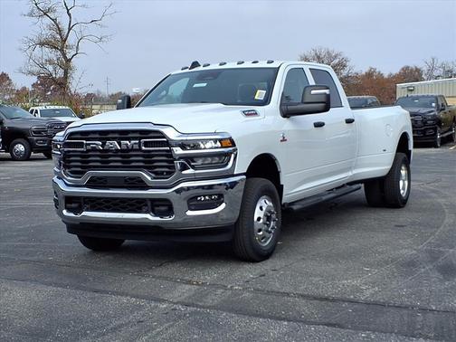 2026 RAM 3500 Tradesman Crew Cab 4x4 8' Box