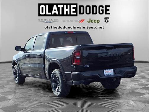 Diamond Black Crystal Pearlcoat 2026 RAM 1500 Big Horn/Lone Star