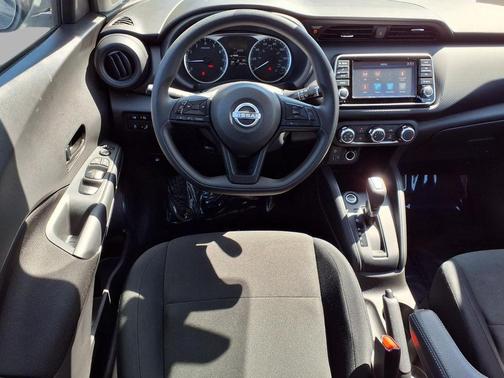 Gun Metallic 2025 Nissan Kicks S