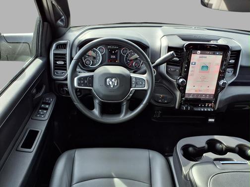 2026 RAM 2500 Tradesman Crew Cab 4x4 6'4' Box