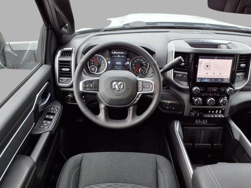 2025 RAM 2500 Big Horn Crew Cab 4x4 6'4' Box