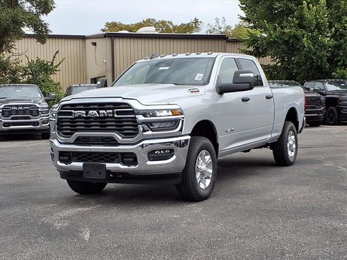 2025 RAM 2500 Big Horn Crew Cab 4x4 6'4' Box