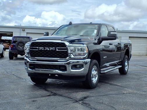 Diamond Black Crystal Pearlcoat 2024 RAM 2500 Big Horn Crew Cab 4x4 6'4' Box