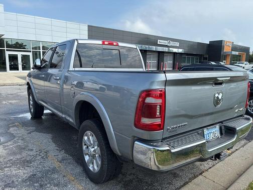 Billet Silver Metallic Clearcoat 2022 RAM 2500 Laramie Crew Cab 4x4 6'4' Box