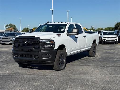 2025 RAM 2500 Tradesman Crew Cab 4x4 8' Box