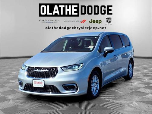 Silver Mist Clearcoat 2023 Chrysler Pacifica Touring L