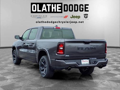 Granite Crystal Metallic Clearcoat 2026 RAM 1500 Big Horn/Lone Star