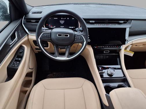 Bright White Clearcoat 2026 Jeep Grand Cherokee Limited