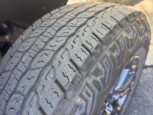 Summit White 2023 GMC Canyon Elevation