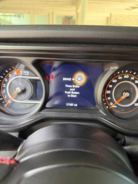 Bright White Clearcoat 2024 Jeep Wrangler Rubicon 392