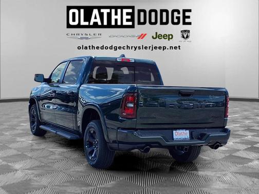 Serrano Green Metallic 2026 RAM 1500 Big Horn/Lone Star