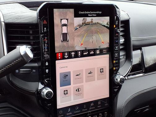 Diamond Black Crystal Pearlcoat 2026 RAM 3500 Limited Crew Cab 4x4 8' Box