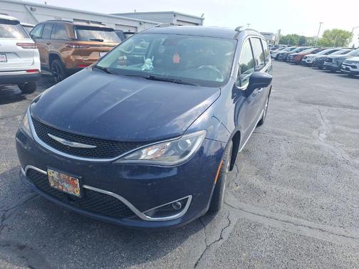 Jazz Blue Pearlcoat 2018 Chrysler Pacifica Touring-L Plus