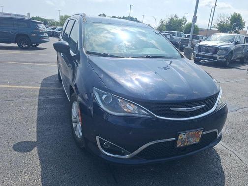 Jazz Blue Pearlcoat 2018 Chrysler Pacifica Touring-L Plus