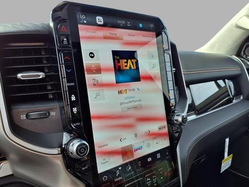 Diamond Black Crystal Pearlcoat 2026 RAM 1500 ST