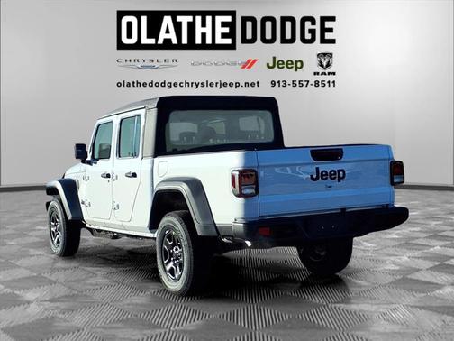 2026 Jeep Gladiator Sport