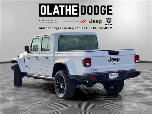 2025 Jeep Gladiator Nighthawk