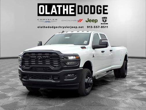 2026 RAM 3500 Tradesman Crew Cab 4x4 8' Box