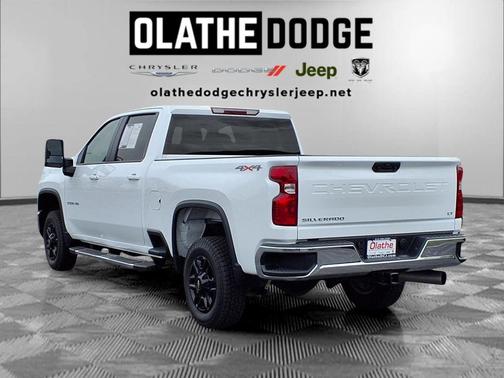 Summit White 2025 Chevrolet Silverado 2500 LT