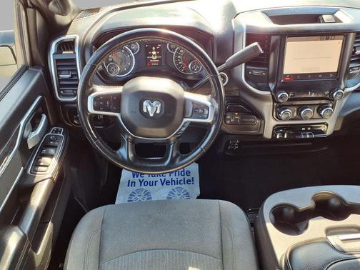 Bright White Clearcoat 2024 RAM 3500 Big Horn Crew Cab 4x4 8' Box