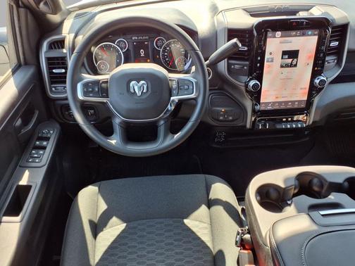 Bright White Clearcoat 2026 RAM 2500 Tradesman Crew Cab 4x4 6'4' Box