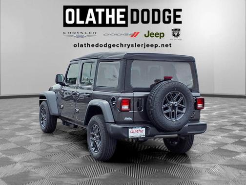 Granite Crystal Metallic Clearcoat 2026 Jeep Wrangler Sport