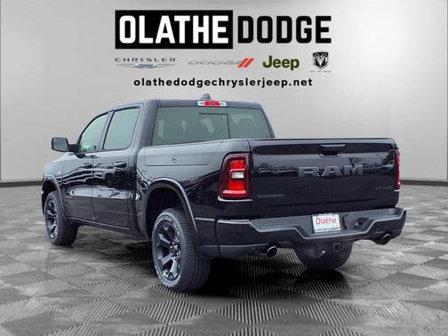 Diamond Black Crystal Pearlcoat 2026 RAM 1500 Big Horn/Lone Star