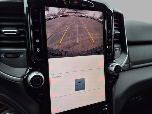 Diamond Black Crystal Pearlcoat 2026 RAM 1500 Big Horn/Lone Star